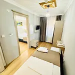 Crowned Exclusive Hotel