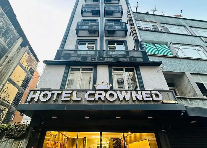 Crowned Exclusive Hotel