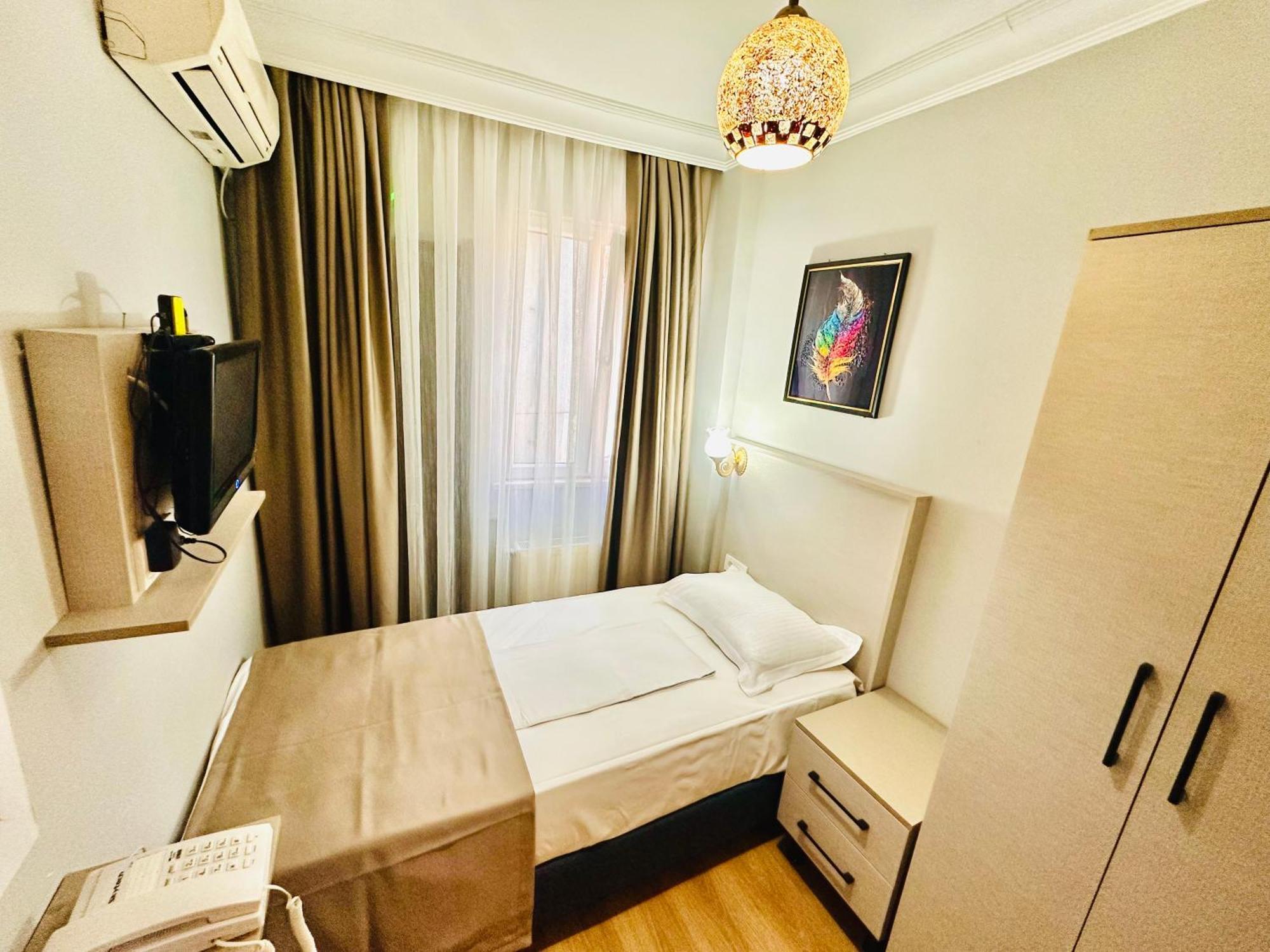Hotel Crowned Exclusive 2*