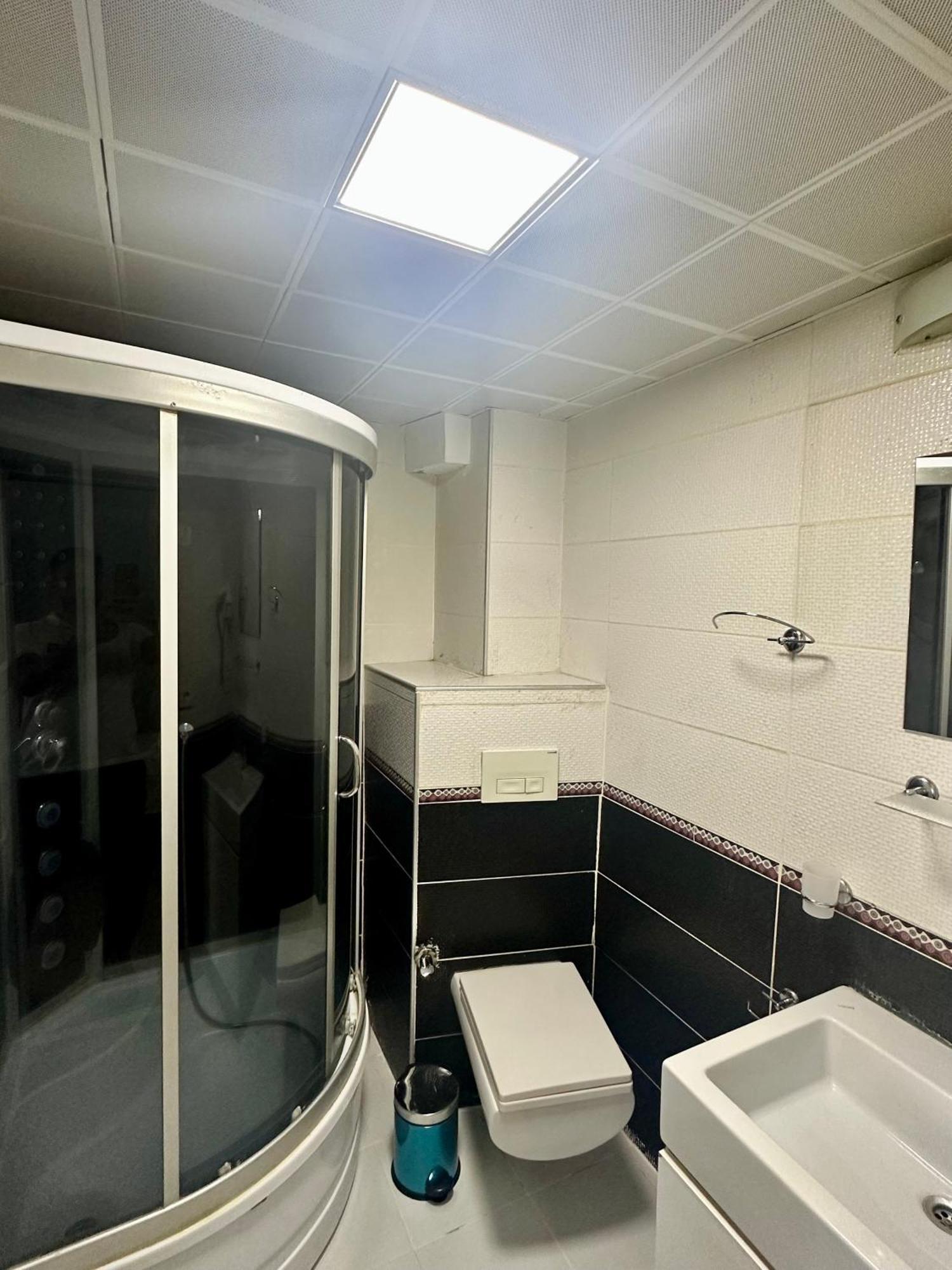 Crowned Exclusive Otel 2*